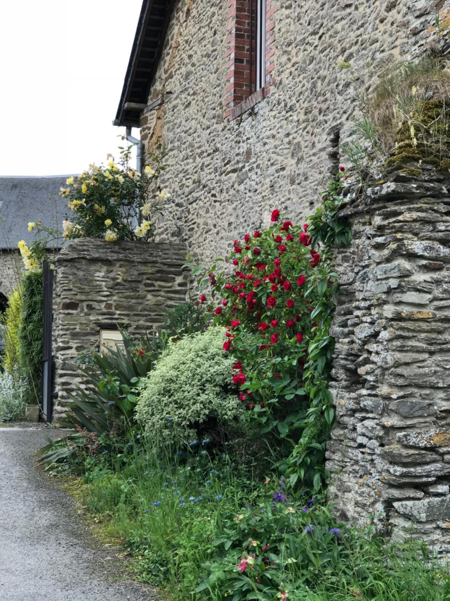 La Longre Hotel Cerisy-la-Foret Buitenkant foto